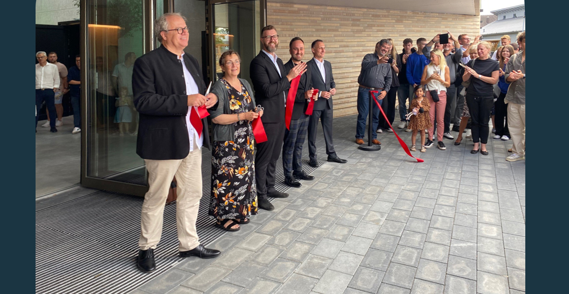  Einweihungsfeier mit Rednern